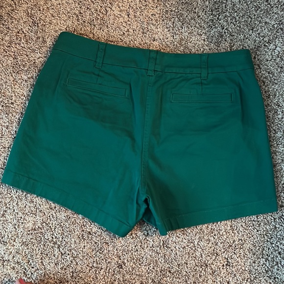 J Crew 4” stretch chino shorts - Picture 3 of 4